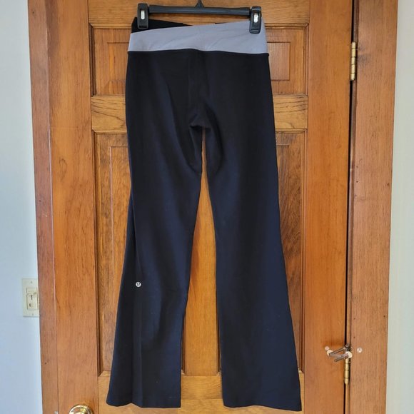 Lululemon Straight Leg Leggings, Size 6, Black and White - Picture 2 of 4